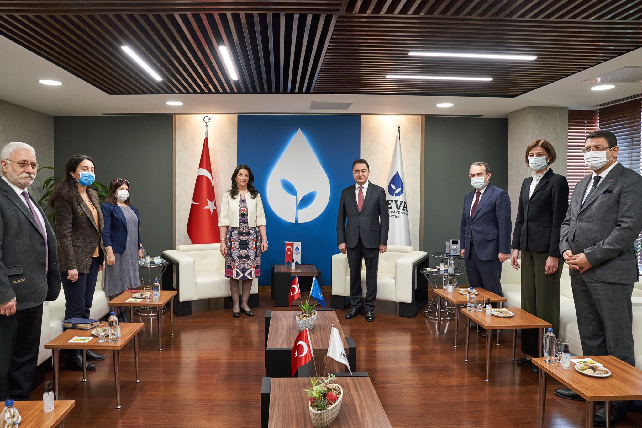 Pervin Buldan'dan Ali Babacan'a ziyaret - Resim : 1