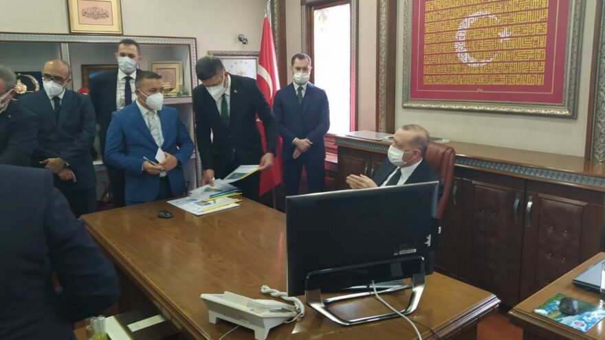 Erdoğan'la görüşen belediye başkanı temaslı şüphesiyle izolasyona girdi - Resim : 1