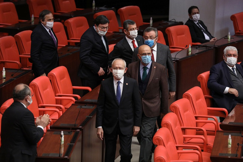Kılıçdaroğlu ve Enis Berberoğlu'ndan Meclis'te ilk kare - Resim : 2