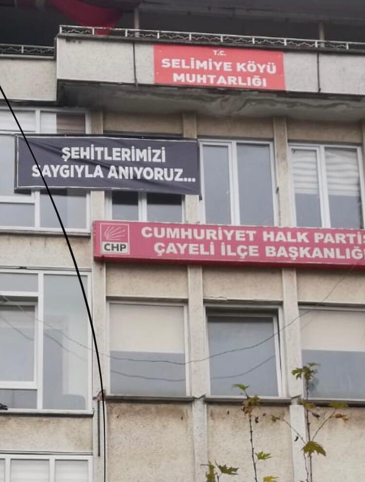 CHP Rize şehitlere saygı için etkinliklerini durdurdu - Resim : 4
