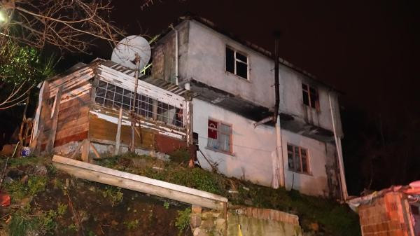 Trabzon’da yaşlı çift evlerinde çıkan yangında hayatını kaybetti - Resim : 1