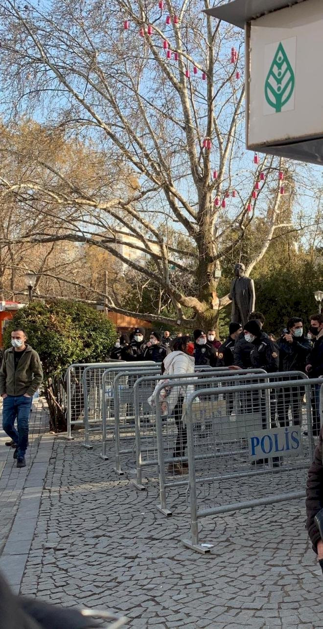 Ankara'da hareketli dakikalar: Kuğulu Park kapatıldı! - Resim : 1