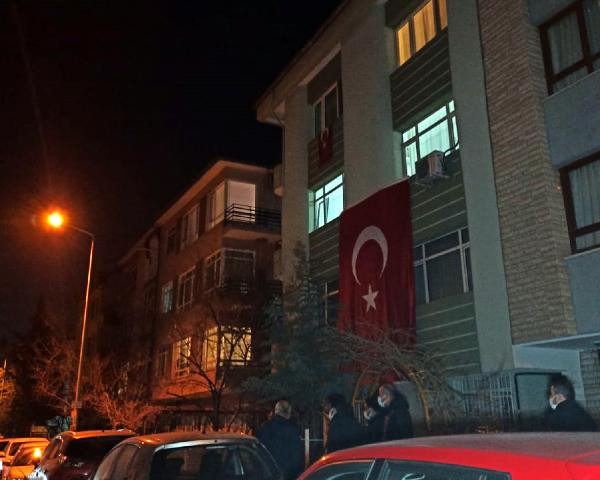 Kurmay Albay Şentürk Aydınyer'in şehit ateşi Ankara'ya düştü - Resim : 1