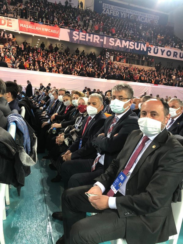 AKP'li belediye başkanı halka koronavirüs mesajı attı, kongrede yakalandı! - Resim : 2
