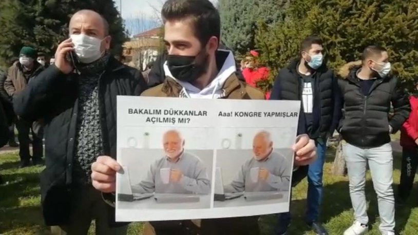 AKP’nin kalesi Konya’da esnaflardan kongrelere tepki: Adalet istiyoruz!