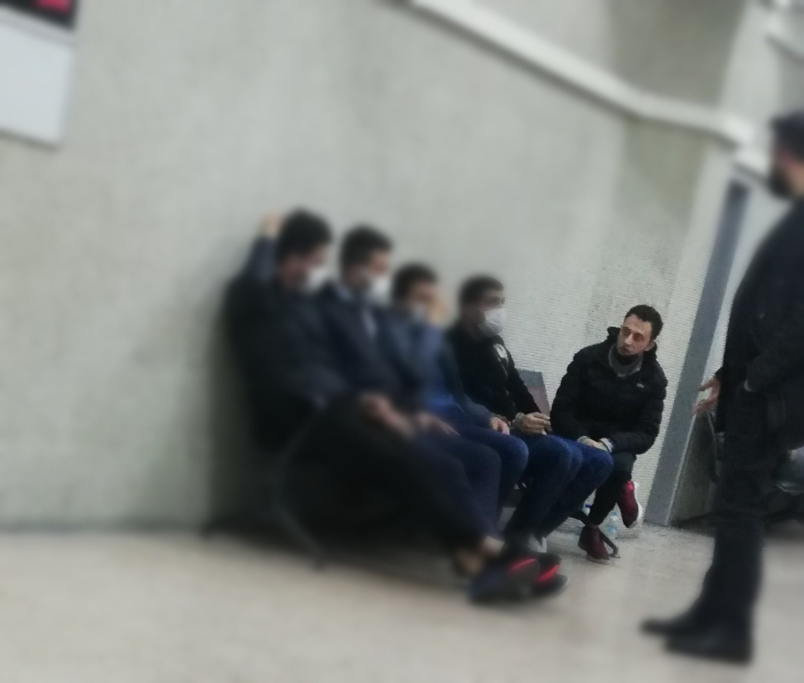 AKP'li 'büro memuru' Kürşat Ayvatoğlu'nun adliyedeki fotoğrafı ortaya çıktı! - Resim : 1