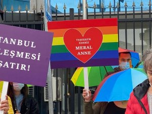 LGBT'li bireylerden Meral Akşener'e teşekkür - Resim : 1
