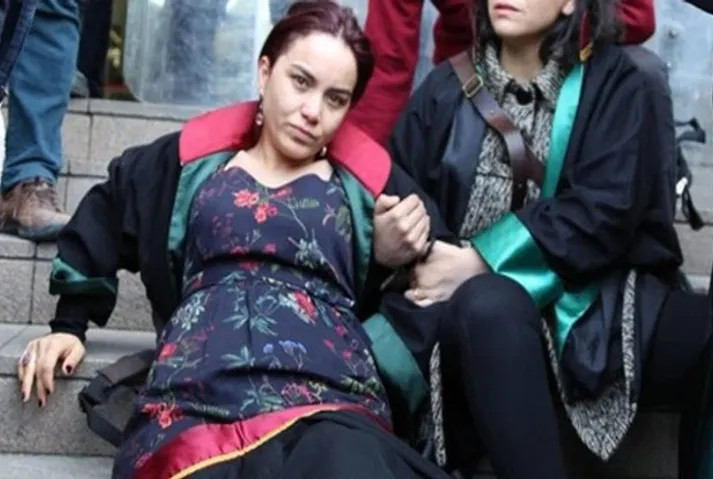 Polis şiddeti sonucunda engelli kalan kadınlar anlattı: 'Kesin ölecek, başımıza bela olacak' dediler... - Resim : 2