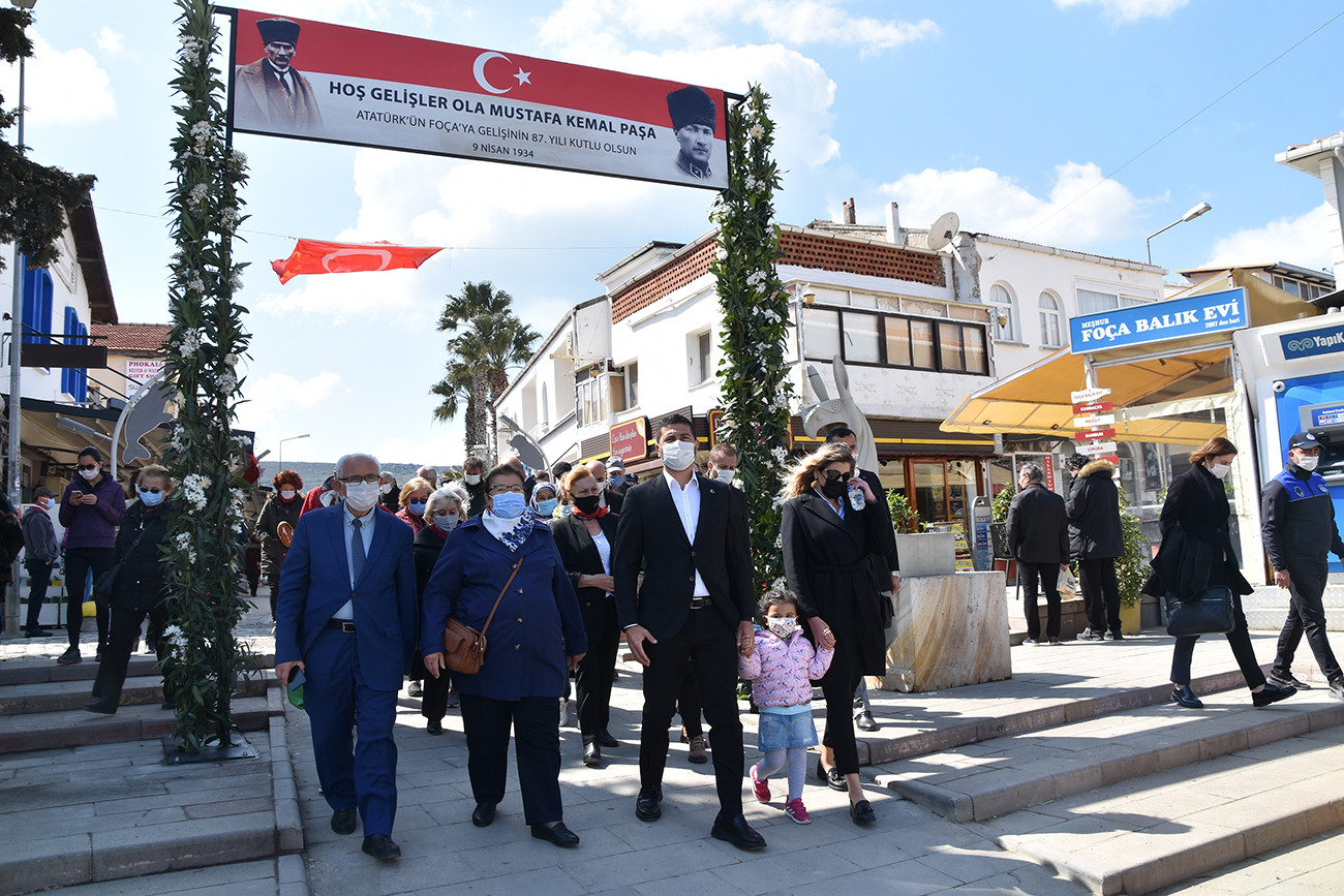 Atatürk Foça'ya gelişinin 87. yılında anıldı - Resim : 1