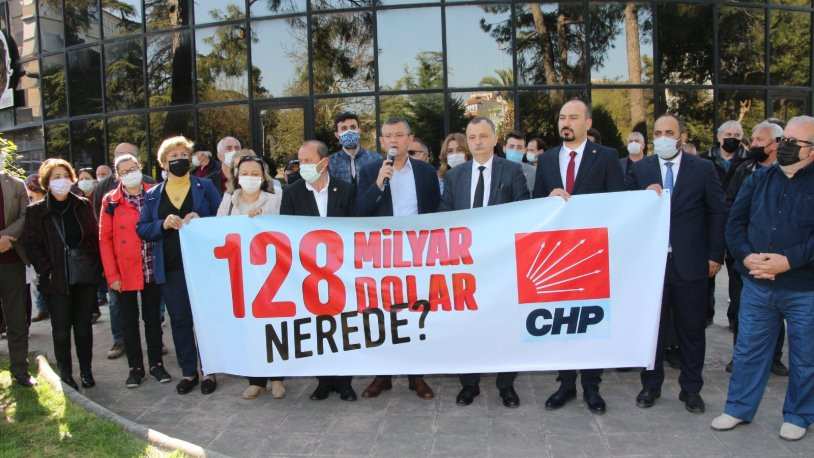 '128 milyar dolar nerede?' afişleri sonrası AKP bu afişe de dayanamadı!