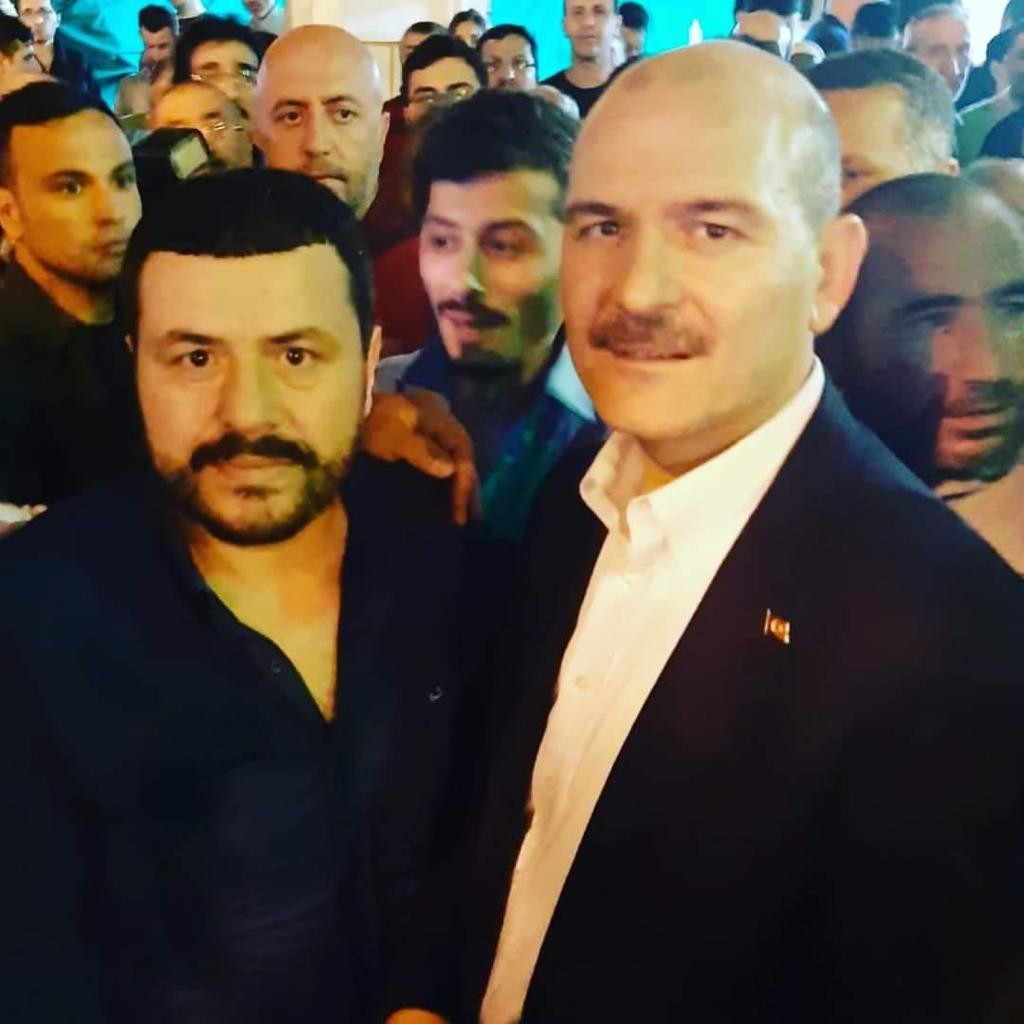 Okmeydanı’nda kentsel dönüşüm için yurttaşlara silah çekenlerin AKP’lilerle fotoğrafları çıktı - Resim : 1