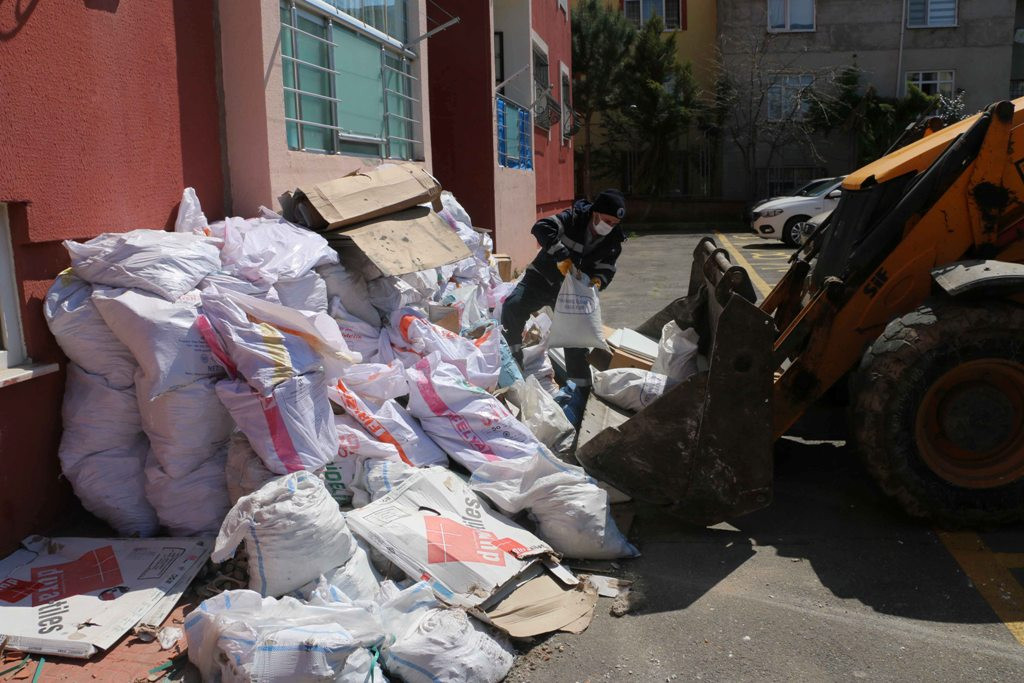 Hijyen ve çevre çalışmaları Kartal'da aralıksız devam ediyor - Resim : 1