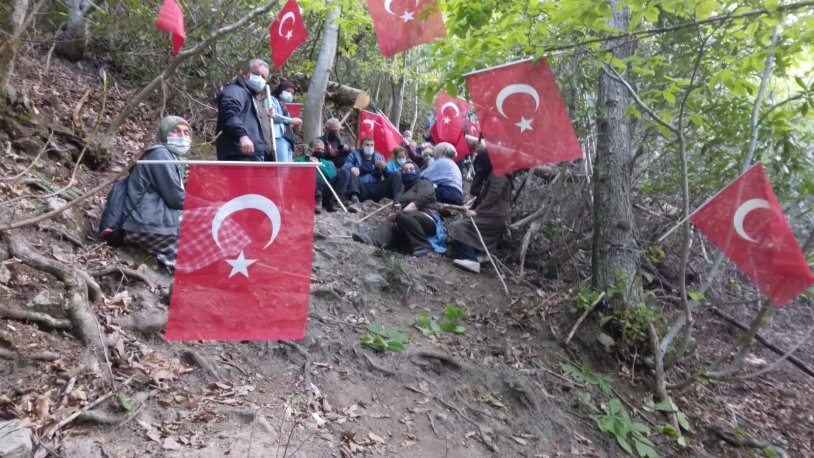 İkizdere'de talana Türk bayrağıyla direniş: Musa Yılmaz gözaltına alındı - Resim : 3