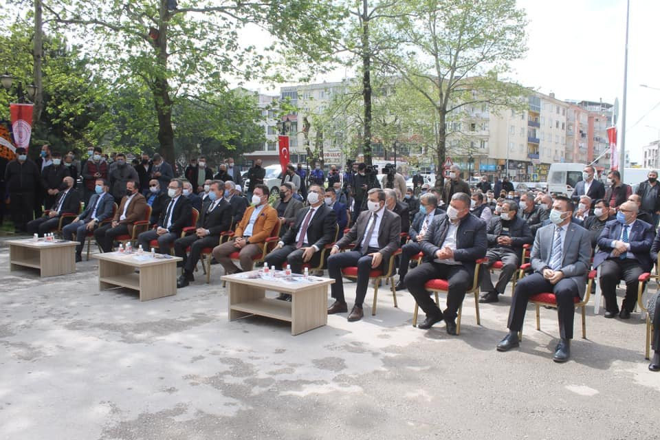 AKP’lilerden tam kapanma öncesi lebalep temel atma töreni - Resim : 1
