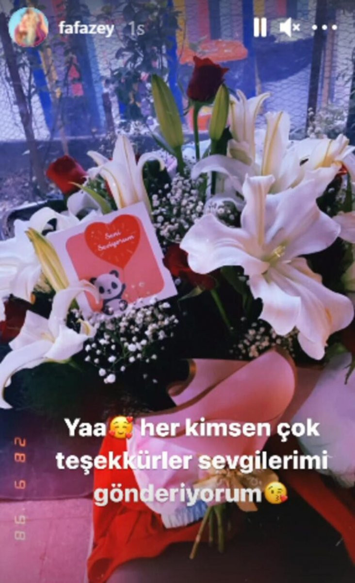 Farah Zeynep Abdullah'ın gizemli hayranından hediye üstüne hediye - Resim : 1