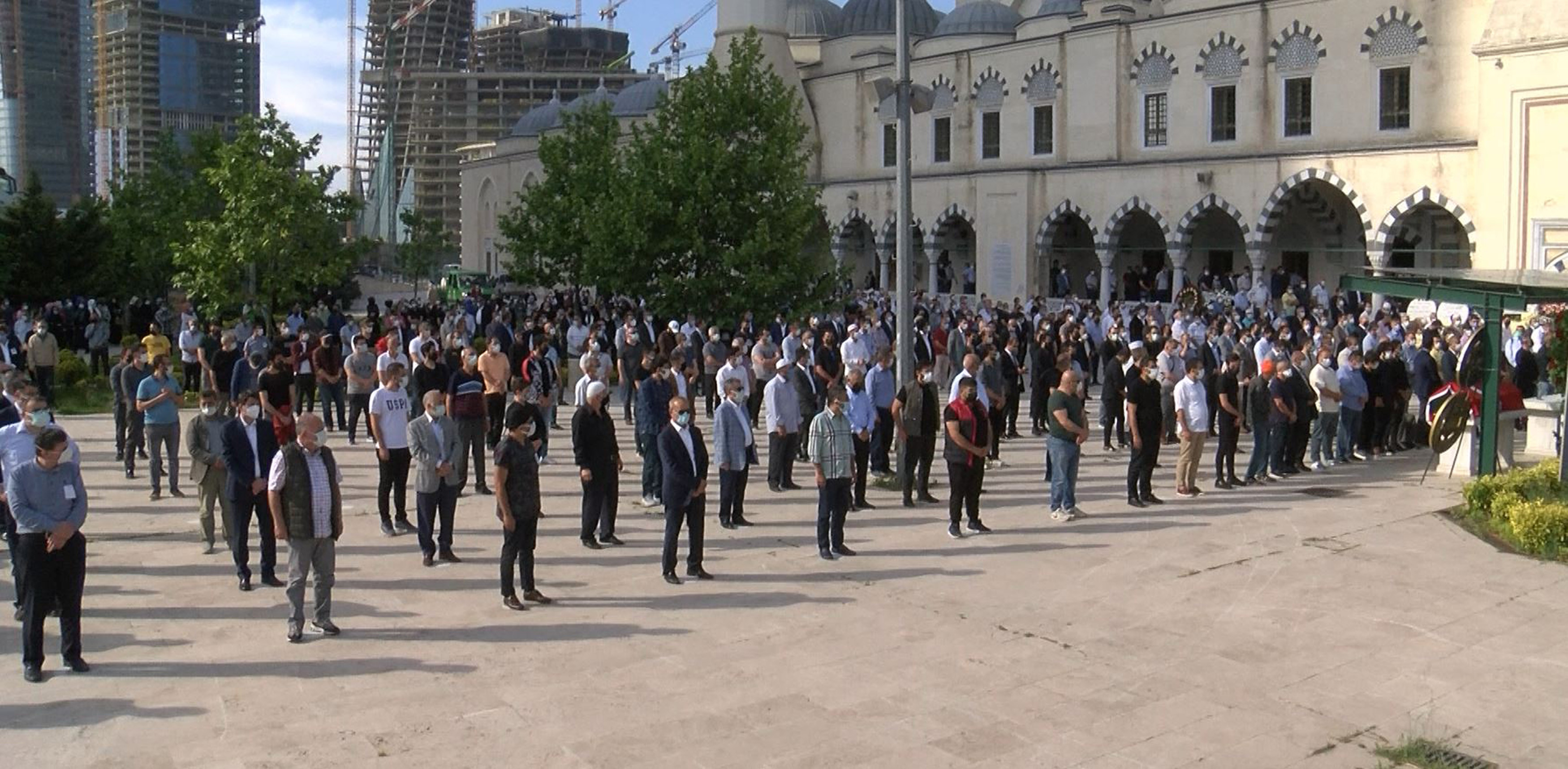 50 yaşındaki doktor Osman Arıkan, koronavirüse yenik düştü - Resim : 1