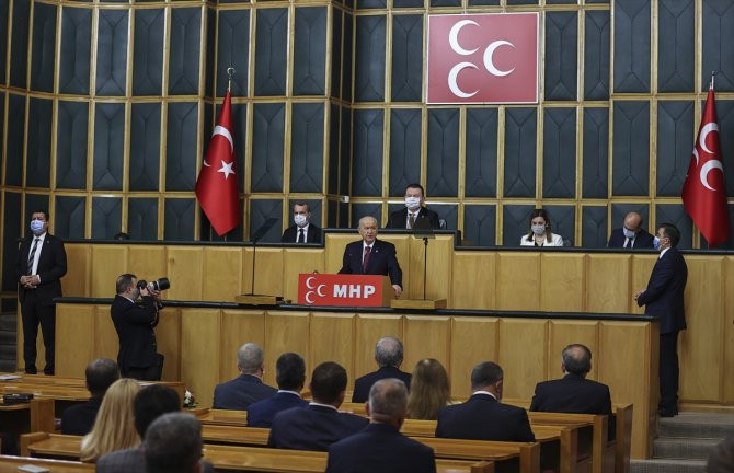 MHP grup toplantısında Devlet Bahçeli'yi zora sokan görüntü - Resim : 4