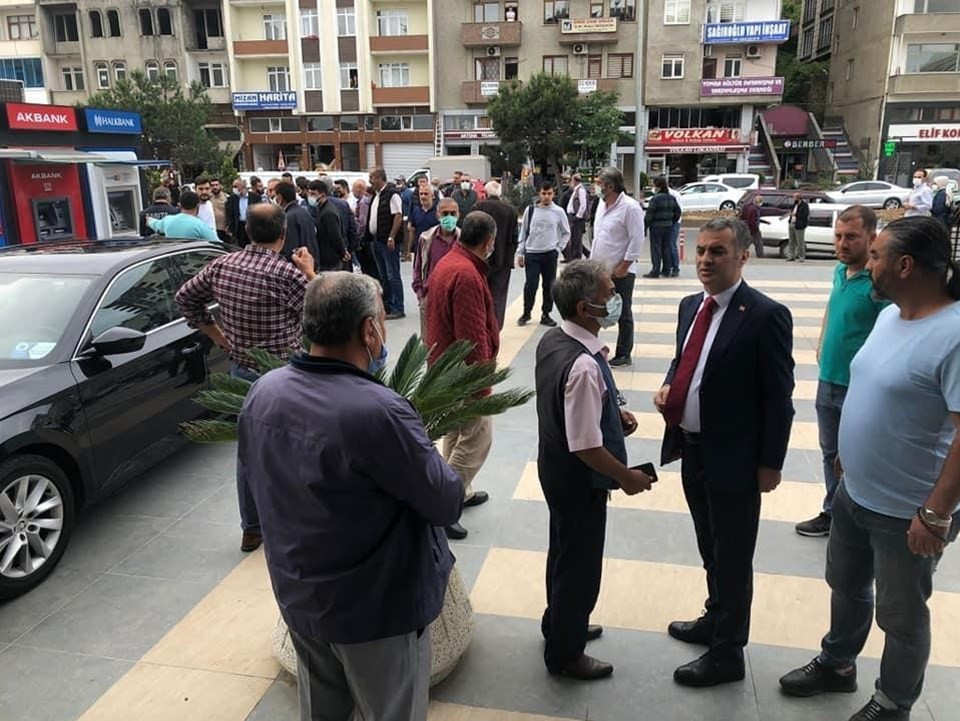 AKP'lilerin peş peşe istifa ettiği ilçede belediye başkanına silahlı saldırı! - Resim : 1