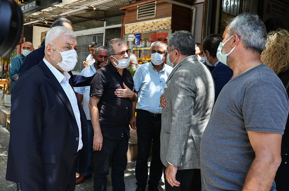 İzmir'de CHP heyetinden HDP'ye taziye ziyareti - Resim : 1