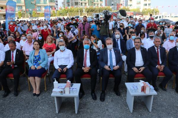 Faik Öztrak Adana'da konuştu: Belediyelerimiz, yeşile yeşil katmaya çalışıyor - Resim : 1