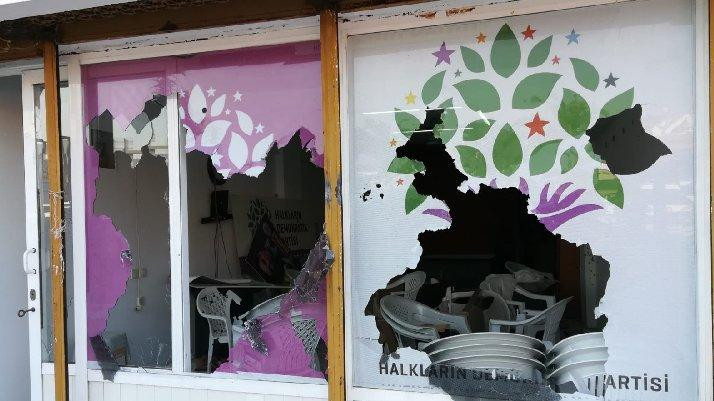 HDP binasına silahlı saldırı! 1 gözaltı - Resim : 1