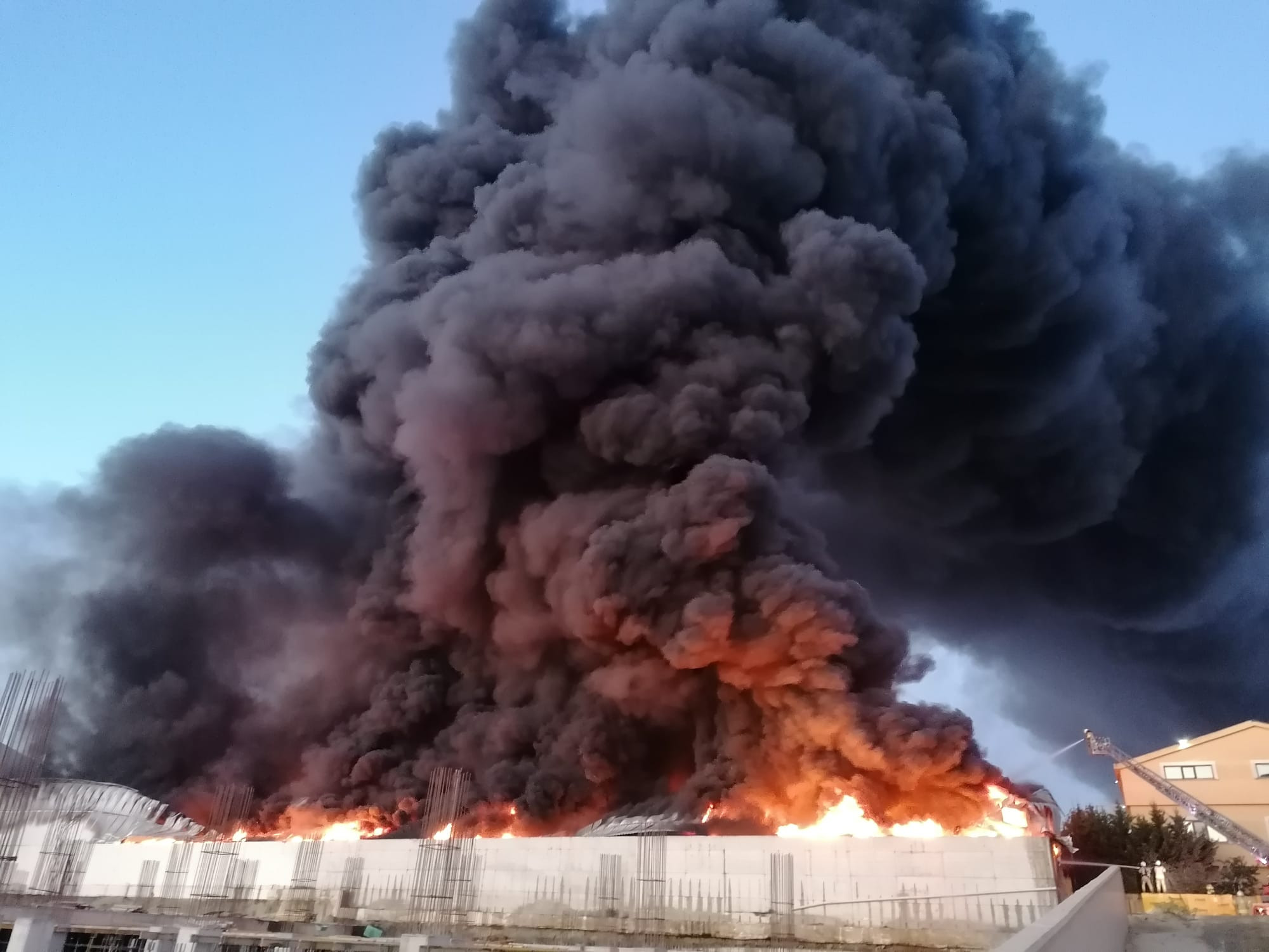 Silivri'de fabrika yangını - Resim : 1
