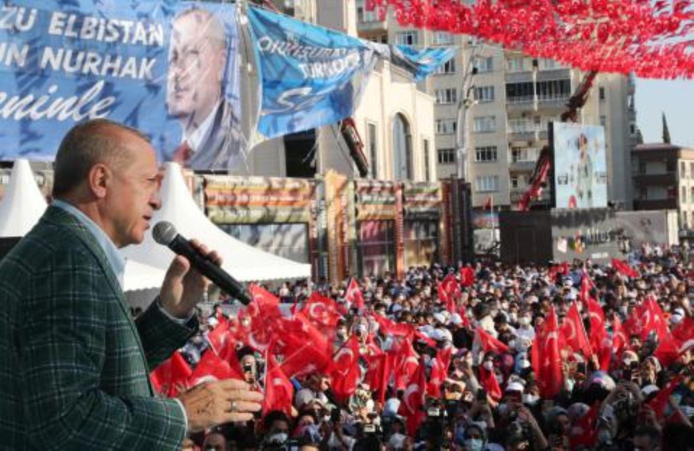 'Televizyonlara inanmayın' dedi, Erdoğan'ın şoke eden miting fotoğrafını paylaştı! - Resim : 3