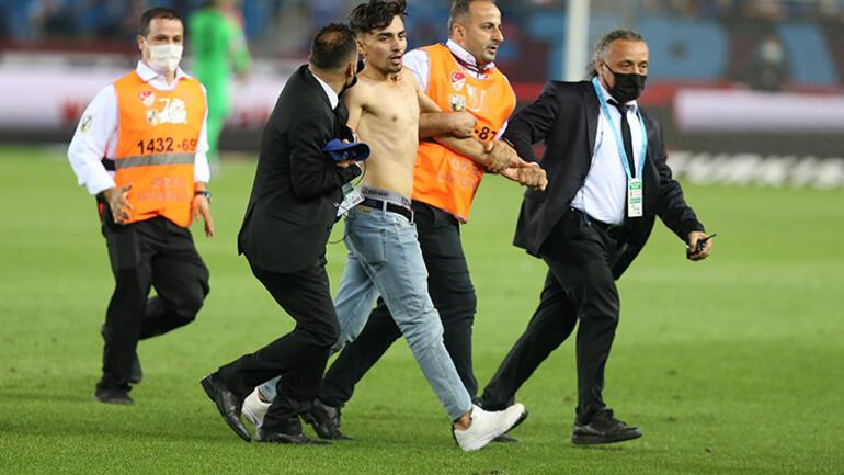 Trabzonspor - Galatasaray maçında Abdülkadir'e büyük ayıp - Resim : 1