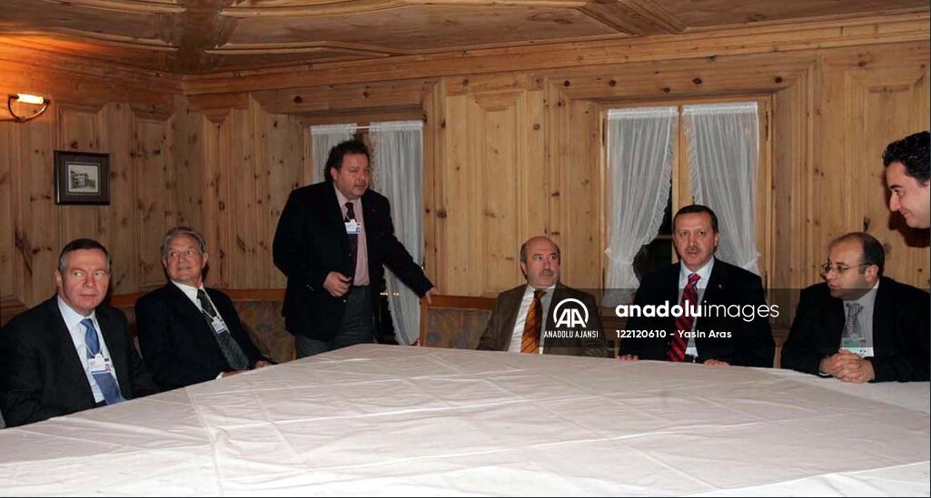Osman Kavala için 'Soros'un Türkiye şubesi' diyen Erdoğan'ın George Soros ile yeni fotoğrafları ortaya çıktı - Resim : 2