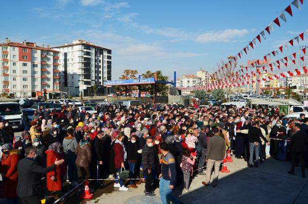 'İndirimli' ürün izdiham yarattı - Resim : 1