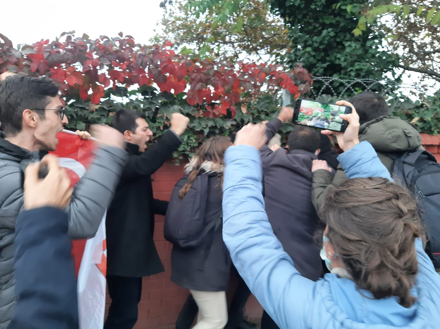 TGB, ABD askerinin başına çuval geçirdiğini duyurdu - Resim : 2