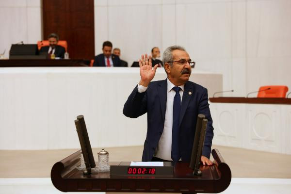 HDP eski milletvekili gözaltına alındı - Resim : 1