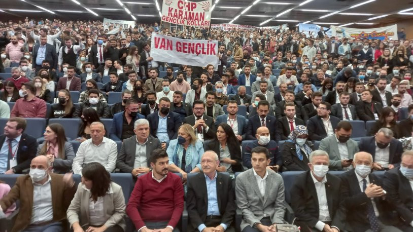 CHP Gençlik Kolları'nın yeni başkanı ve yönetimi belli oldu