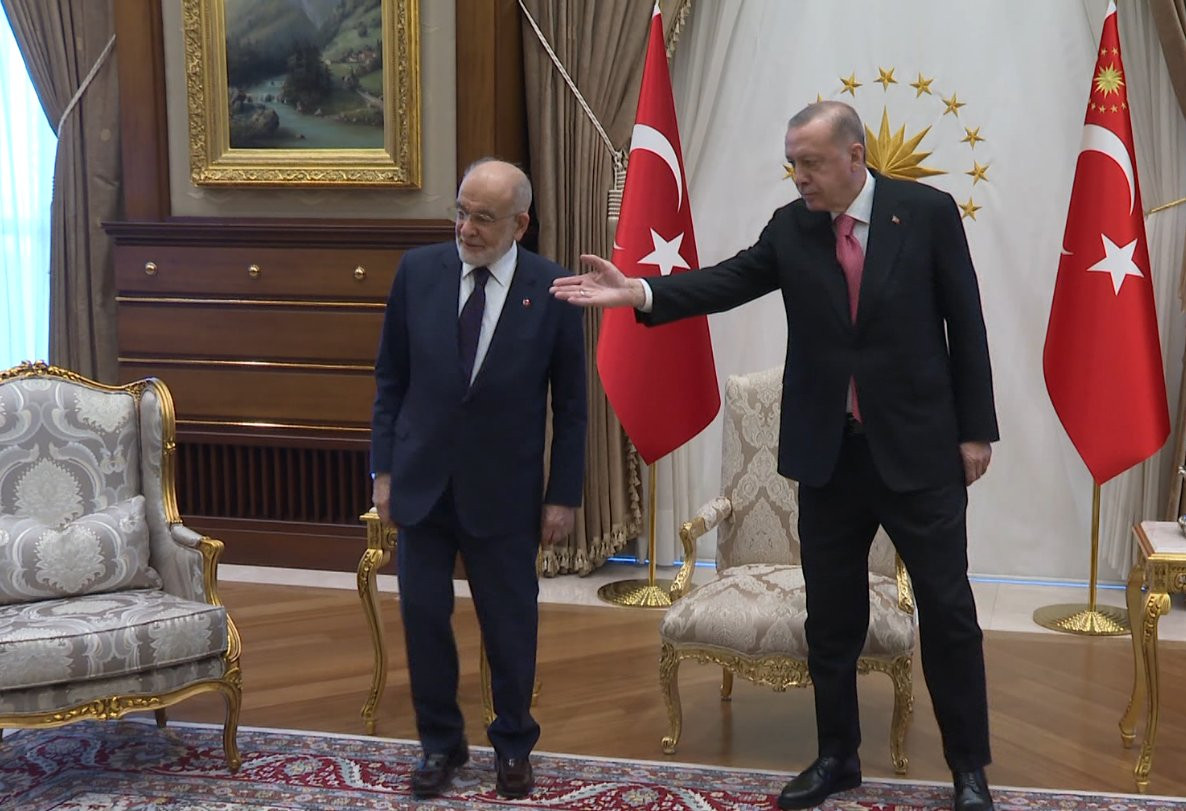 Erdoğan-Karamollaoğlu görüşmesinde dikkat çeken kareler: Erdoğan, Saadet Partisi liderini yanındaki koltuğa oturtmadı - Resim : 2