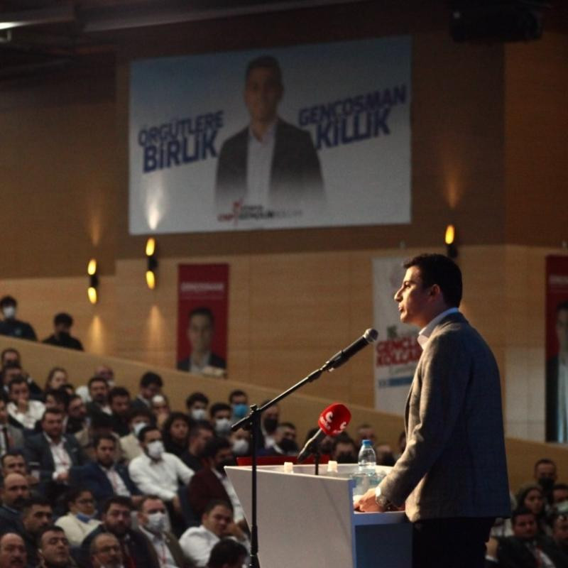 CHP'li gençlerin yeni başkanı Gençosman Kilik: İş kaygısı yaşayan gençler üye olmaktan çekiniyor - Resim : 2