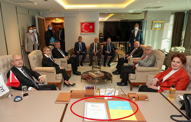 Kılıçdaroğlu'nun İYİ Parti ziyaretinde Akşener'in masasında dikkat çeken ayrıntı - Resim : 3