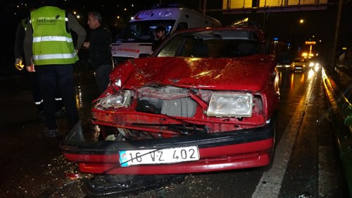 Bursa'da işçilere otomobil çarptı: 6 yaralı - Resim : 1