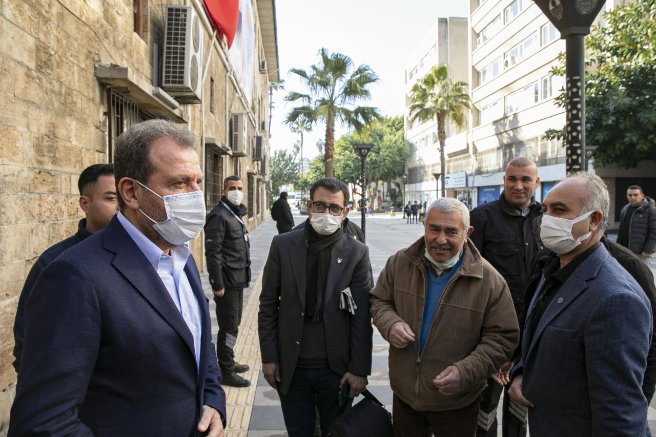 Koronavirüsü atlatan Mersin Büyükşehir Belediye Başkanı Vahap Seçer görevi başında - Resim : 1