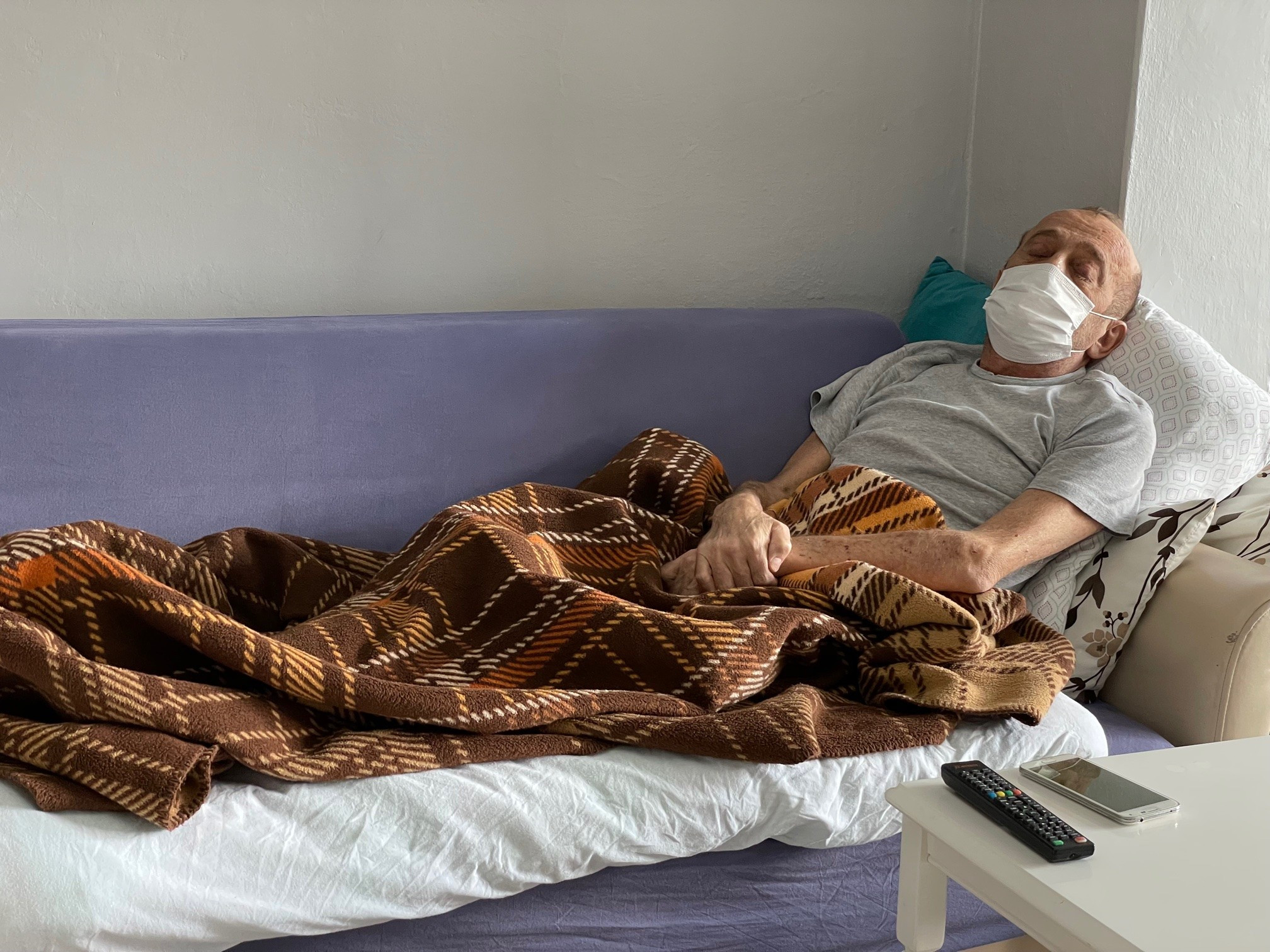 Lösemi hastası yurttaş 14 aydır karantinada, 78 testi de pozitif çıktı: 'Başkalarını öldürmeye hakkınız yok' - Resim : 1