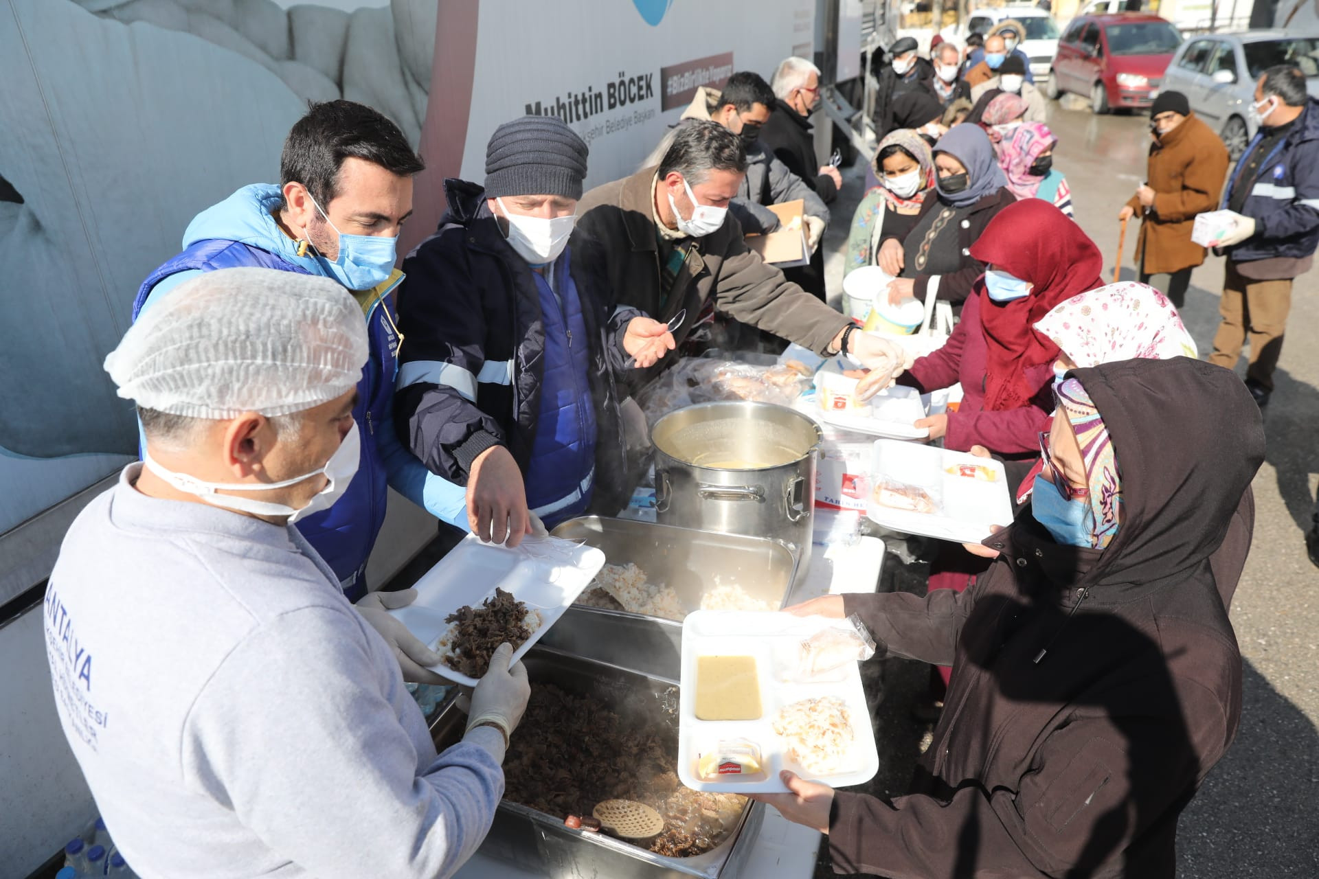 Antalya Büyükşehir Belediyesi'nden Isparta'daki yurttaşlara yardım eli - Resim : 2