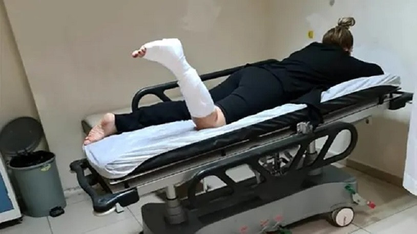 Kaza geçiren Işın Karaca, geceyi hastanede geçirdi - Resim : 1