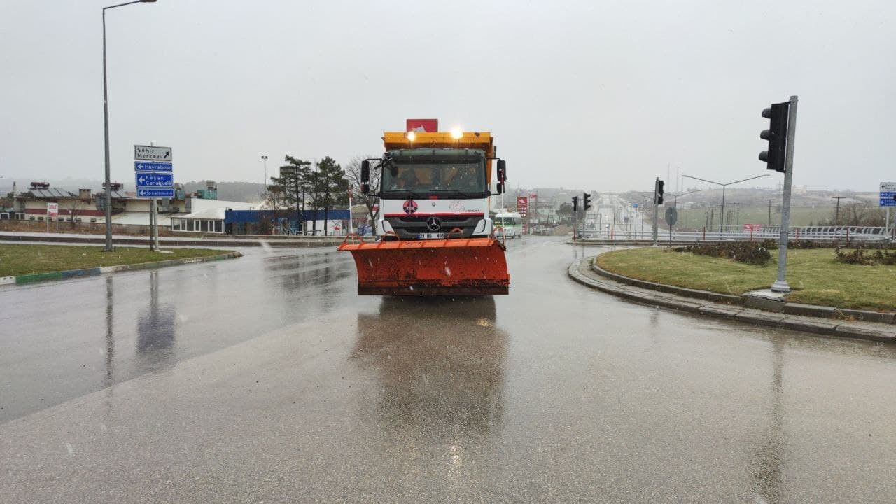 Tekirdağ’a giriş yaptı: Kar İstanbul’a doğru ilerliyor - Resim : 1
