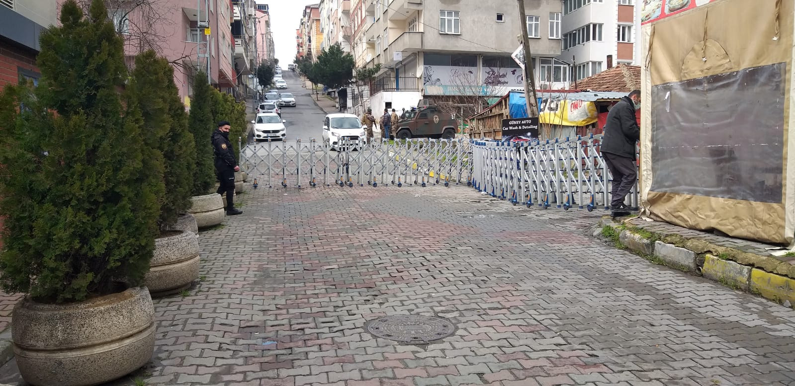Gazi Mahallesi Birsen Kars'ın cenazesi nedeniyle abluka altında - Resim : 4