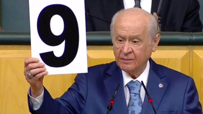 Bahçeli'den şikayetçi oldu: 6 kişilik grup, ellerinde sopalarla Memduh Bayraktaroğlu'nun evini bastı!