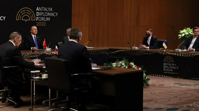 Dışişleri Bakanı Mevlüt Çavuşoğlu'ndan Antalya'daki ateşkes zirvesi sonrası ilk açıklama