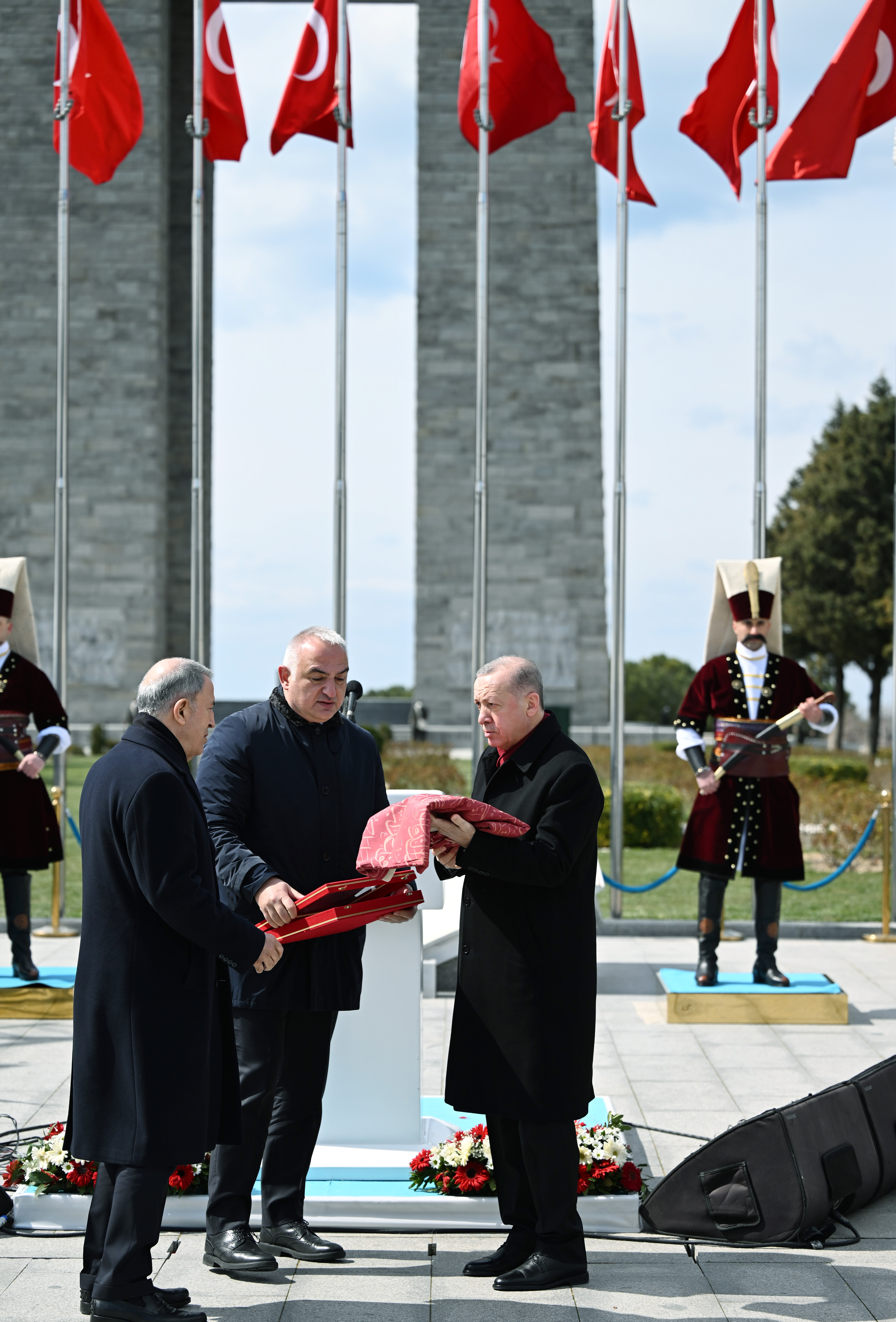 Çanakkale Zaferi 107'nci yılında tüm yurtta kutlanıyor; şehitler anılıyor - Resim : 2