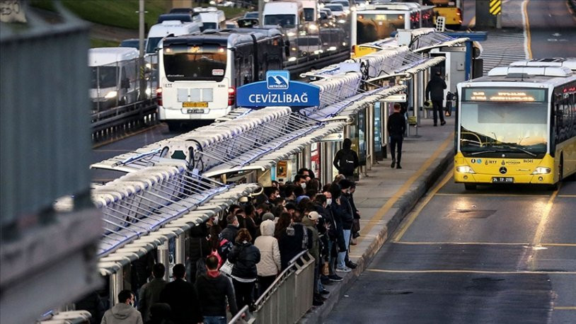 İstanbul'da toplu taşımaya yüzde 50 zam teklifi oy çokluğuyla reddedildi: 'Tek amaç İBB ve İETT’yi batırmak'