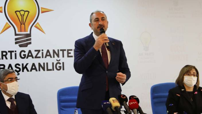 Siyasete geri döndü: Adalet eski Bakanı Abdulhamit Gül'ün sessizliği kısa sürdü! - Resim : 1