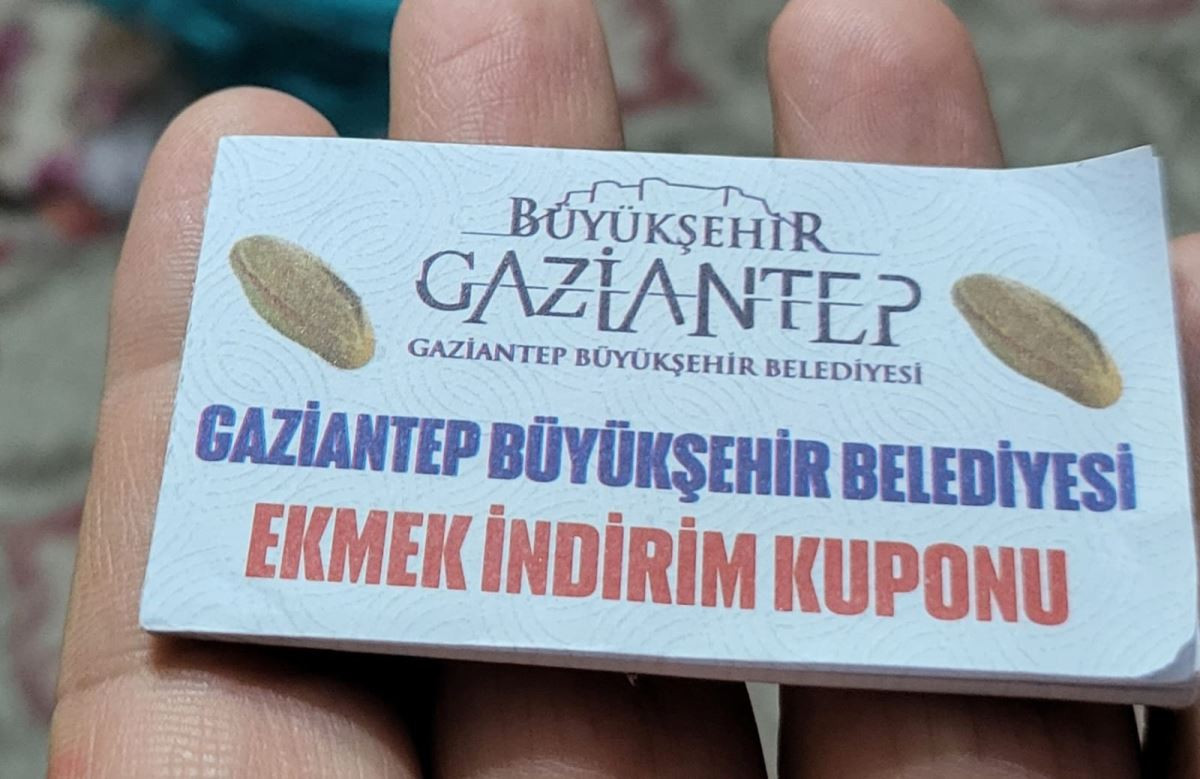 Hiçbir yerde geçmiyor: AKP'li Gaziantep Belediyesi'nden yurttaşlara 'ekmek fişi' - Resim : 1
