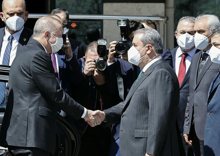 Ankara’da programda yer almayan görüşme: Uzun zamandır partilerin genel merkezlerine gitmeyen Erdoğan'dan BBP Genel Merkezi'ne ziyaret - Resim : 1